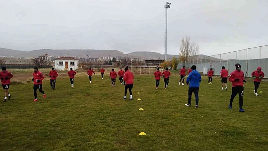Elazığspor, Arnavutköy Belediye Gençlikspor maçına hazırlanıyor