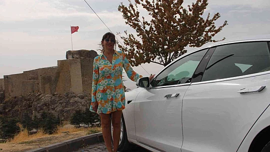 Elektrikli aracıyla İsviçre'den yola çıktı, 23 günde 46 il gezdi