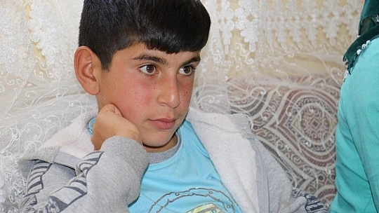 Eli öpülesi örnek anne