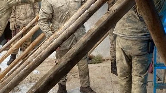 Evinde mahsur kalan 88 yaşındaki Elif ninenin yardımına jandarma komando koştu