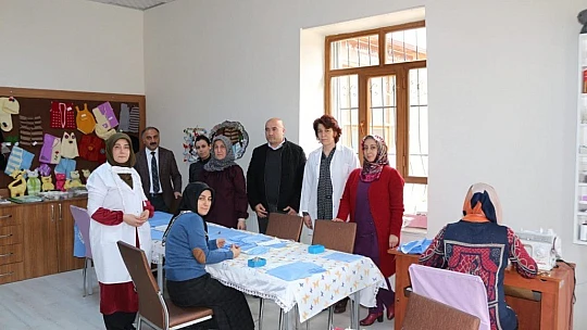 Hastanede Maske Üretilmeye Başlandı