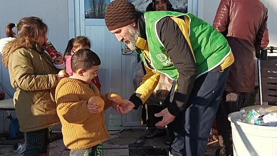 İHH Elazığ İnsani Yardım Derneği deprem bölgesinde