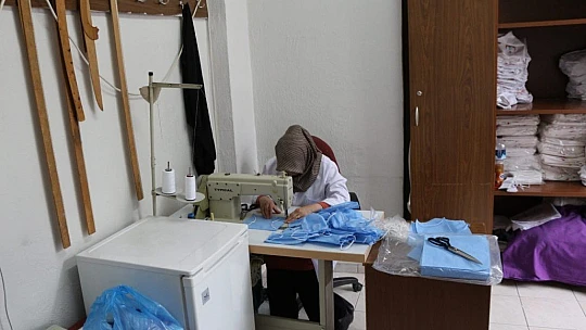 Hastanede Maske Üretilmeye Başlandı