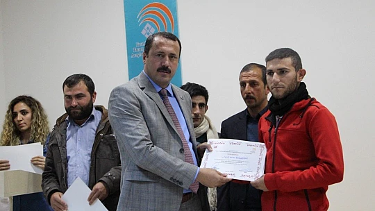 53 Yetiştiriciye Sertifikaları Verildi