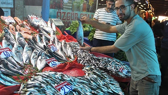 Fiyatlardaki düşüş, balıkçıların yüzünü güldürdü