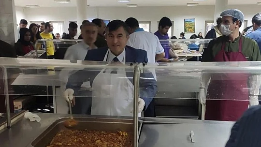 FÜ kadın kolları öğrencilerle iftarda bulundu