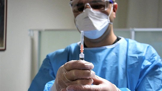 2 günde bin 492 sağlık çalışanı aşılandı
