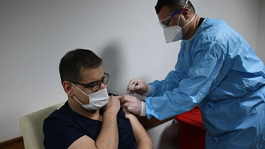 2 günde bin 492 sağlık çalışanı aşılandı