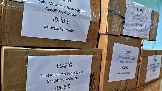 Gençler, topladıkları kıyafetleri İdlib'e gönderdi