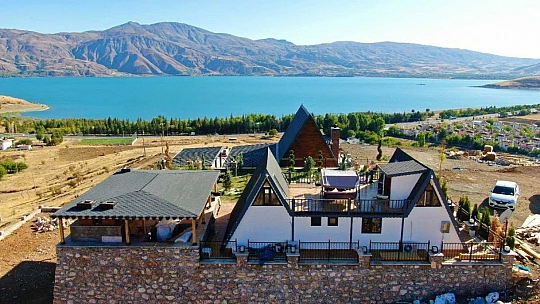 Göl manzaralı bungalov evler Elazığ'ın turizmine katkı sağlayacak