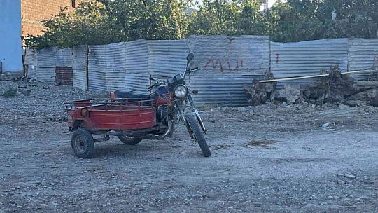 Gözünü taşla yaralayan adamı tüfekle vurdu