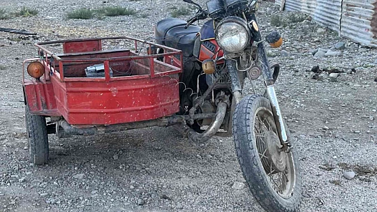 Gözünü taşla yaralayan adamı tüfekle vurdu