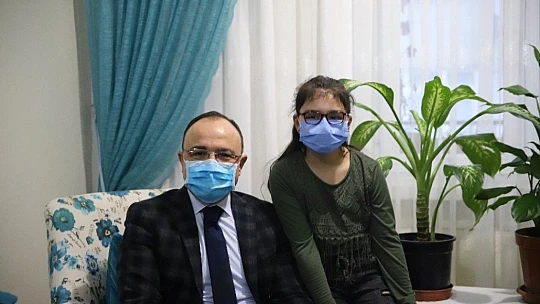 Gözyaşı döken küçük Hiranur'a 'Vali Amca'dan sürpriz ziyaret