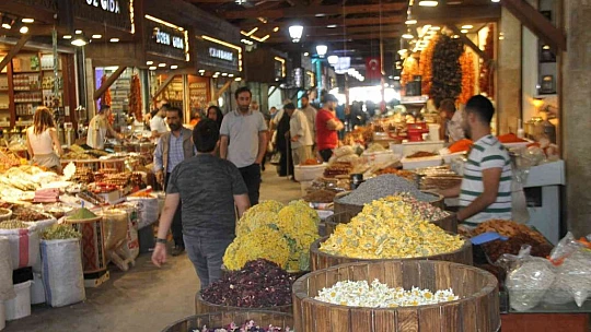 Gurbetçiler, Kapalı Çarşı esnafına merhem oldu