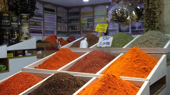 Gurbetçiler, Kapalı Çarşı esnafına merhem oldu