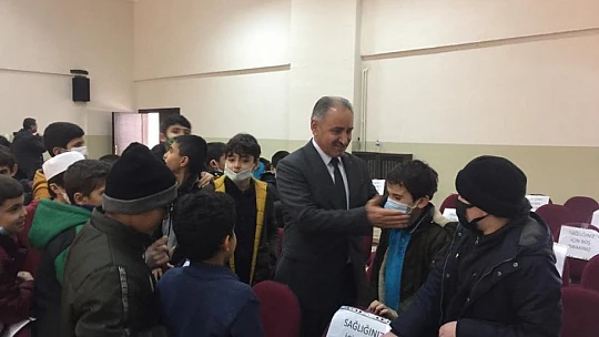Genç Hafızlar Yarışmasında dereceye giren öğrenciler ödüllendirildi