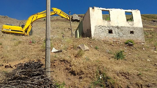 Haberi olmadan tapusuna şerh konuldu, evi yıkıldı
