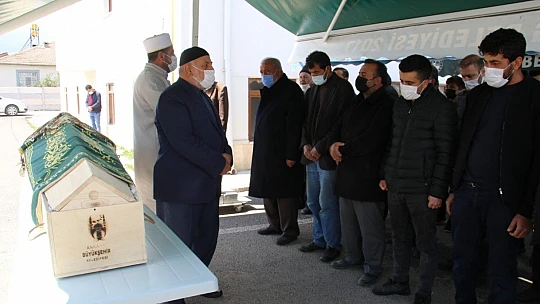 Hamile anne ve 2 yaşındaki oğlu aynı tabutta son yolculuğuna uğurlandı