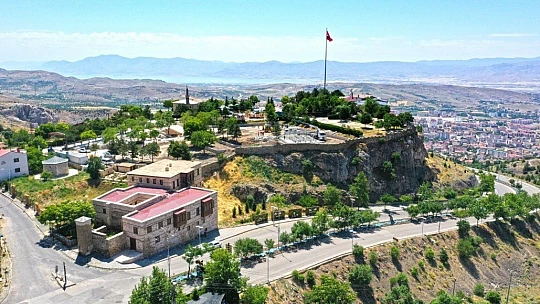 Balakgazi Parkı ve Cam Seyir Terası Şekilleniyor