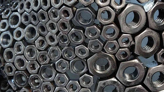 Heykel sanatçısı Keçeci 2 bin endüstriyel atıktan Atatürk portesi yaptı