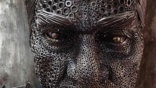 Heykel sanatçısı Keçeci 2 bin endüstriyel atıktan Atatürk portesi yaptı