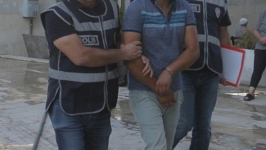 Hırsız kuaföre girdi, ne bulduysa çaldı