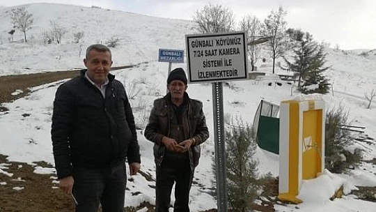 Hırsız ve definecilerden usanan muhtar köyün girişine kamera taktırdı