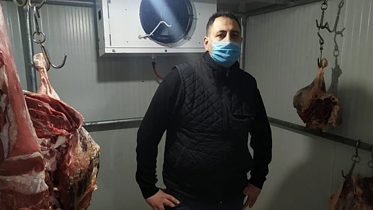 Hırsızlar et ve tulum peyniri çaldı, yakalanmamak için kayıt cihazını da götürdü