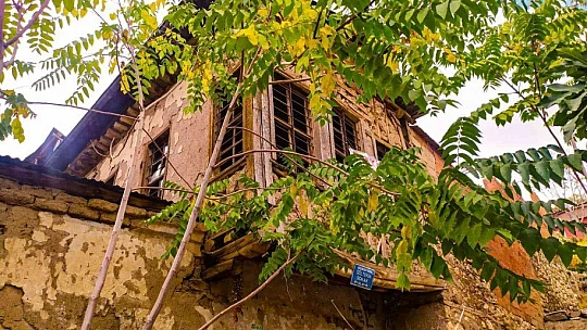 Hüseynik Mahallesi'ndeki tarihi konaklar, sonbaharla birlikte ayrı bir güzelliğe büründü