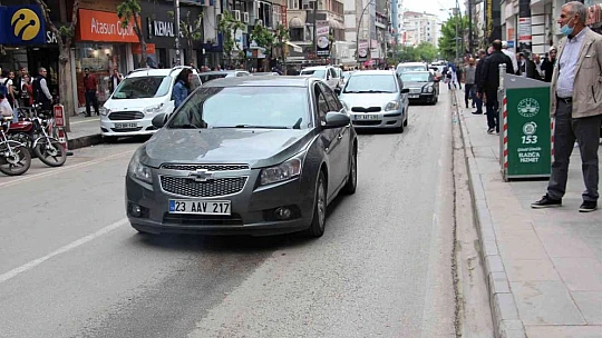 İleri Sürüş Teknikleri Uzmanı Saraç, 'Yolculuğa çıkmadan önce yoğurt, ayran gibi süt ve süt mamulleri kesinlikle tüketmemelidir'