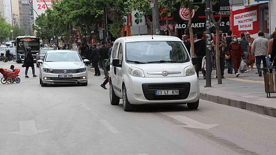İleri Sürüş Teknikleri Uzmanı Saraç, 'Yolculuğa çıkmadan önce yoğurt, ayran gibi süt ve süt mamulleri kesinlikle tüketmemelidir'