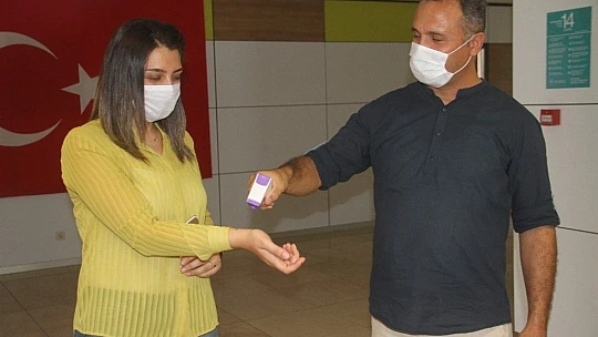İlk ders yılı zili okullarda öğrencisiz çaldı