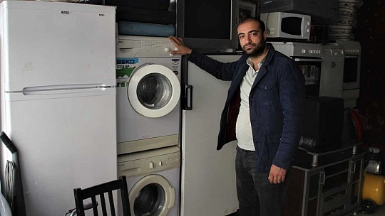 İş yerlerini ikinci el eşyalarla doldurdular, öğrencilerin kente gelmesini beklemeye başladılar