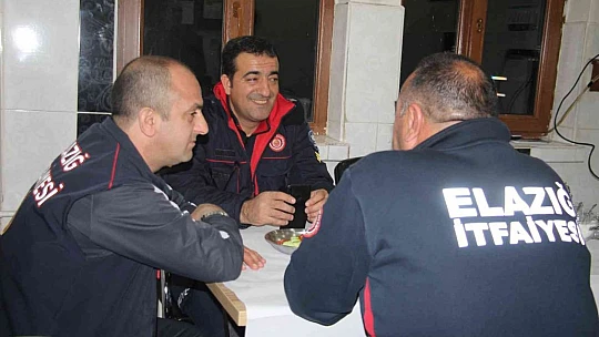 İtfaiyeciler ilk sahuru görev başında yaptı