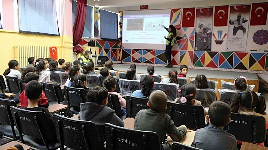 Jandarma, öğrencilere trafik güvenliği eğitimi verdi