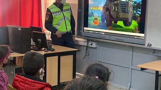 Jandarmadan çocuklara  trafik eğitimi