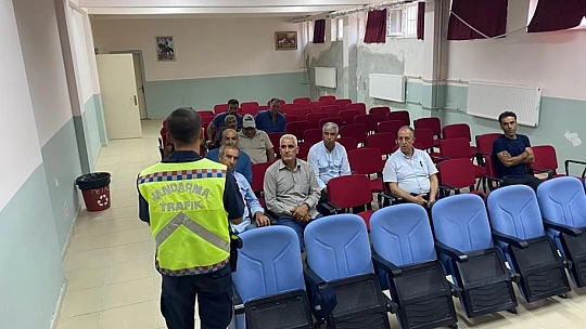 Jandarmadan okul servisi şoförlerine eğitim