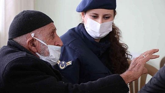 Jandarmayla yaşadığı 'bayram harçlığı' diyaloğuyla gönüllere taht kurmuştu, acı haberi geldi