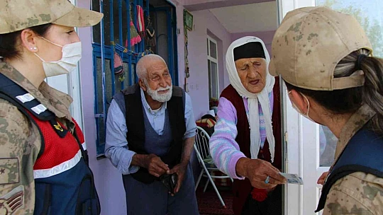 Jandarmayla yaşadığı 'bayram harçlığı' diyaloğuyla gönüllere taht kurmuştu, acı haberi geldi