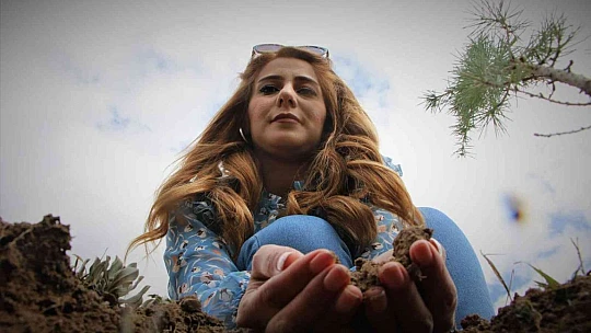 Kadın muhtar cinayete kurban giden kadınların isimlerini ağaçlarda yaşatacak