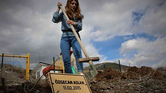 Kadın muhtar cinayete kurban giden kadınların isimlerini ağaçlarda yaşatacak