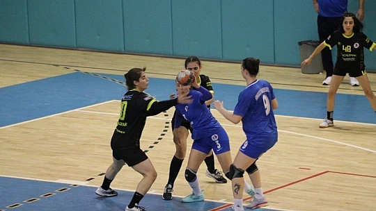 Elazığ Sosyal Yardımlaşma: 24 - Anadolu Üniversitesi: 32