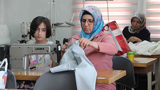 Kadınlar iş sahibi olmak için kurslarda ter döküyor