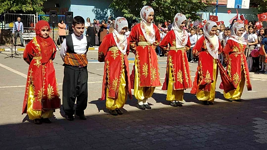 Karakoçan'da ilköğretim haftası kutlandı