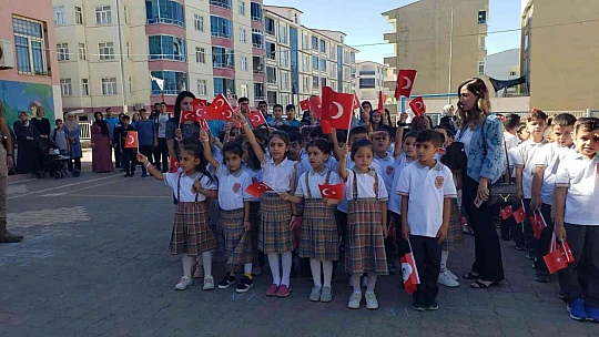 Karakoçan'da ilköğretim haftası kutlandı