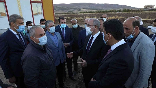 Karakoçan'da tarım makinası dağıtımı ve sertifika töreni