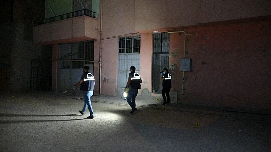 Kardeşi ve 2 yeğenini tüfekle yaraladı