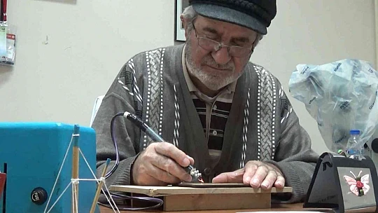 Karikatüre adanan ömür: 40 yıldır çiziyor