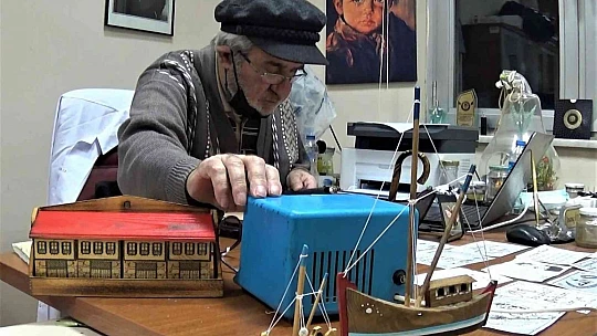 Karikatüre adanan ömür: 40 yıldır çiziyor