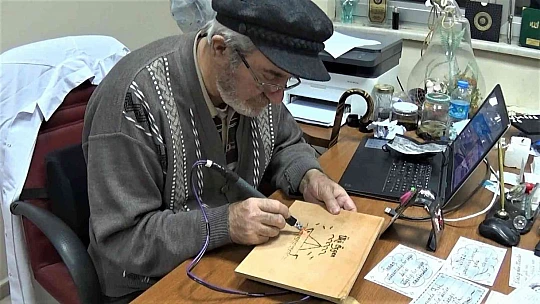 Karikatüre adanan ömür: 40 yıldır çiziyor